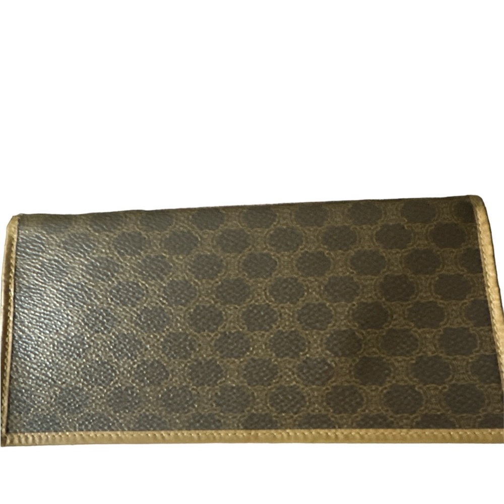 Celine triomphe long wallet all leather best condition no call outs pretty